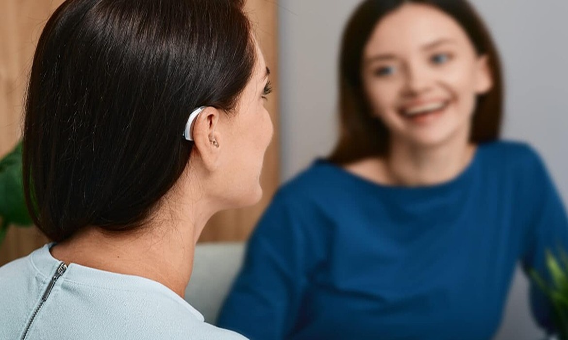 How Hearing Aids Can Improve Communication in Social Settings